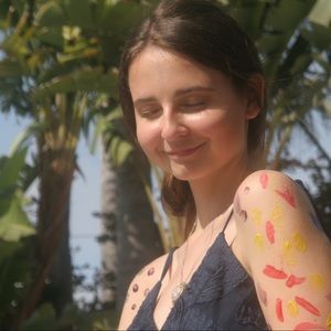 Meet your Posher, Olivia